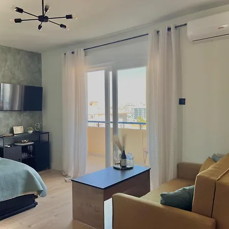 Scenic View With Terrace Apartment *